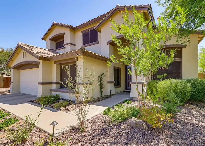 Fire Pit & Large Yard! Luxury Escape *