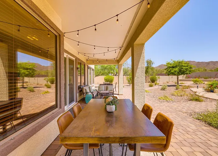 Fire Pit & Large Yard! Luxury Escape *