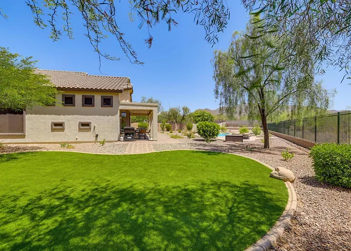 Holiday home Fire Pit & Large Yard! Luxury Escape