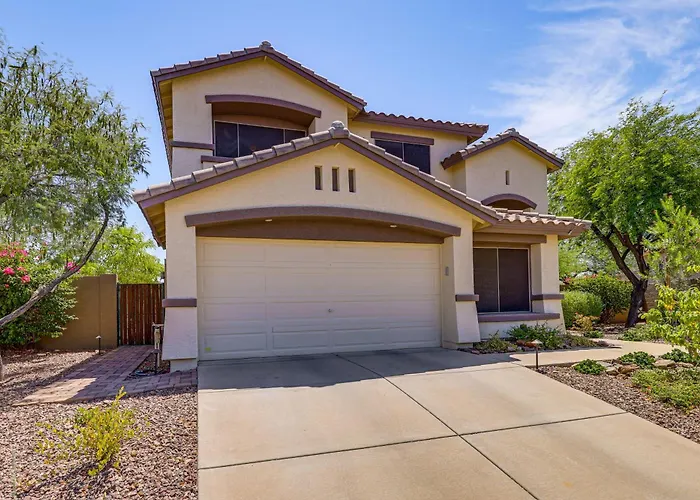 Fire Pit & Large Yard! Luxury Escape Holiday home